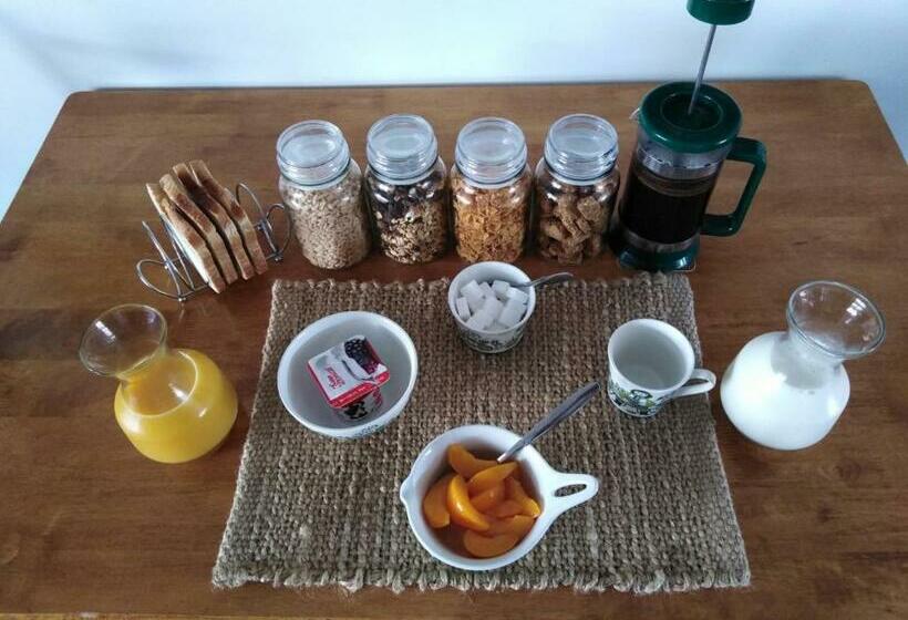 Пансион Charmae Guest House