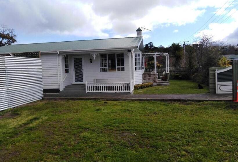 Пансион Charmae Guest House