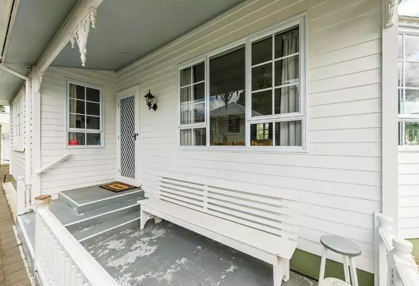 Majatalo Charmae Guest House