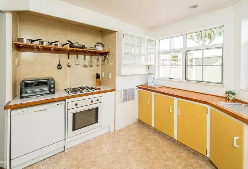 Majatalo Charmae Guest House