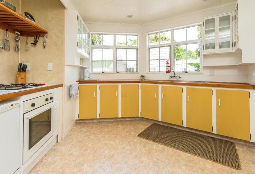 Пансион Charmae Guest House