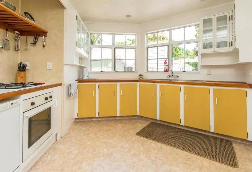 Majatalo Charmae Guest House