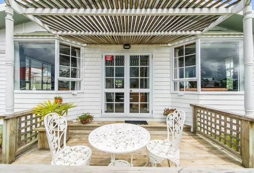 Majatalo Charmae Guest House