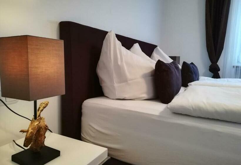 بنسيون Gästehaus Anna