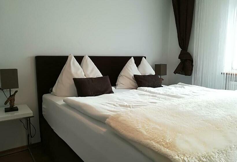 بنسيون Gästehaus Anna