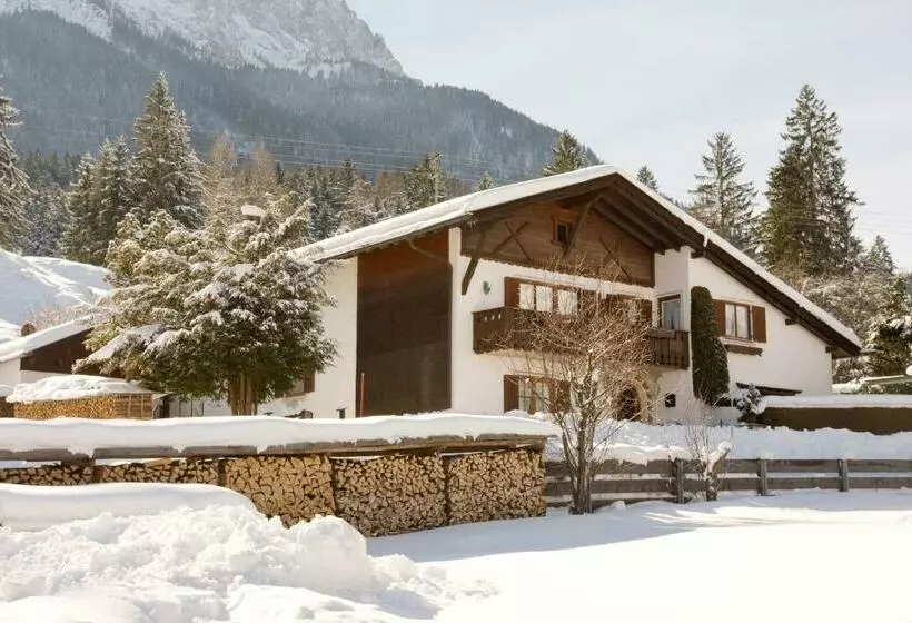 ベッドアンドブレックファースト Gästehaus Kerschbaum