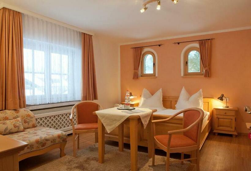 住宿加早餐  Gästehaus Kerschbaum