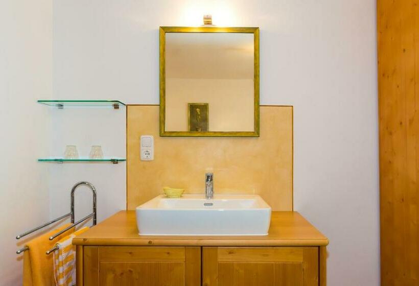 住宿加早餐  Gästehaus Kerschbaum