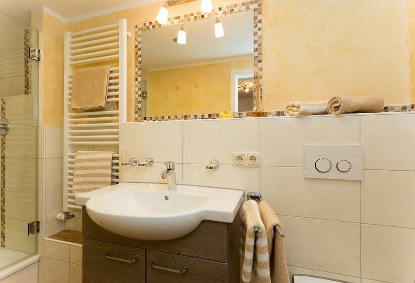 住宿加早餐  Gästehaus Kerschbaum