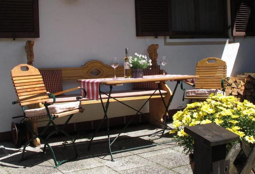 住宿加早餐  Gästehaus Kerschbaum