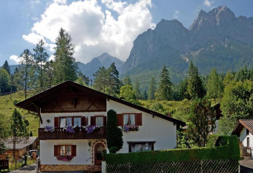 住宿加早餐  Gästehaus Kerschbaum