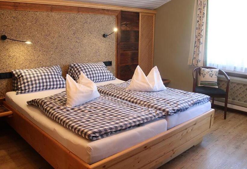 住宿加早餐  Gästehaus Kerschbaum