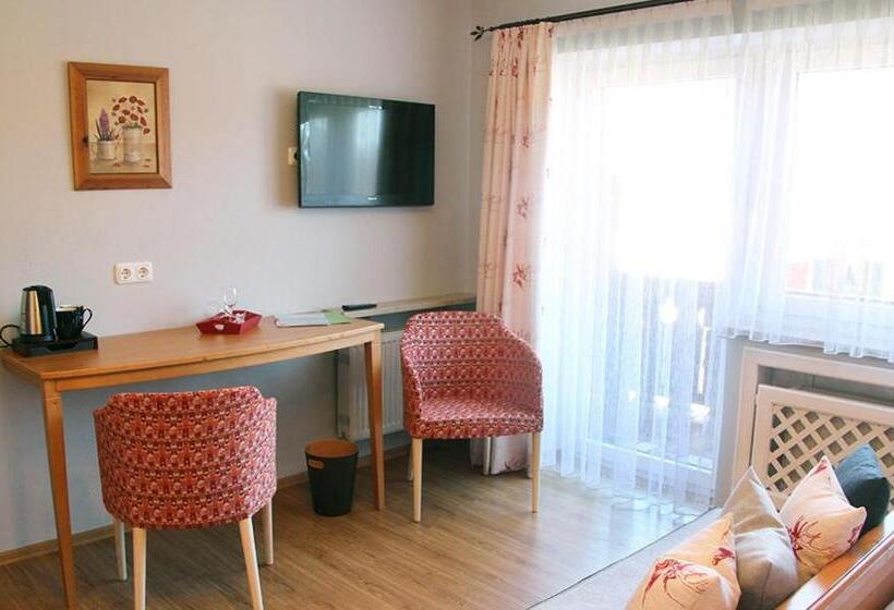 住宿加早餐  Gästehaus Kerschbaum