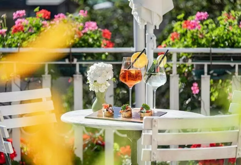 Hotelli Weisse Lilie   Giglio Bianco