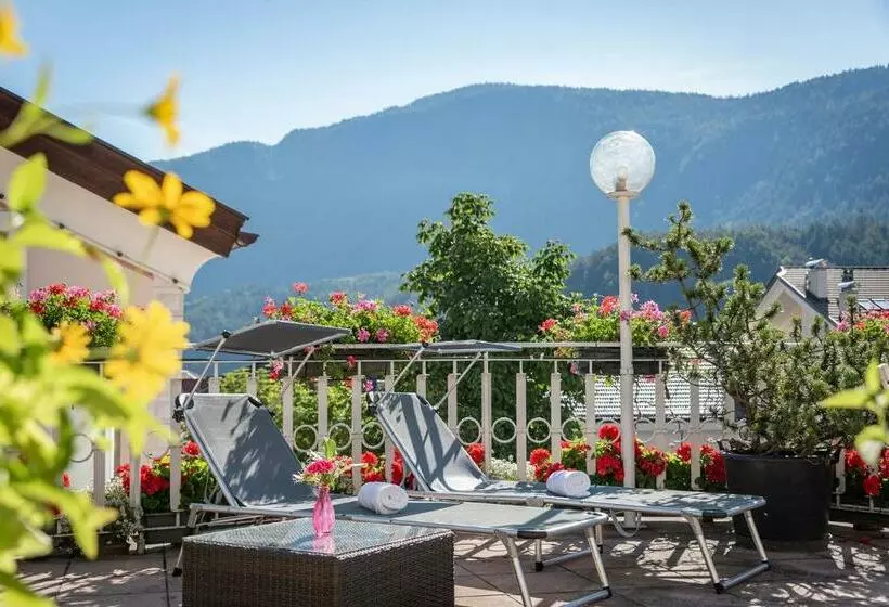 Hotelli Weisse Lilie   Giglio Bianco