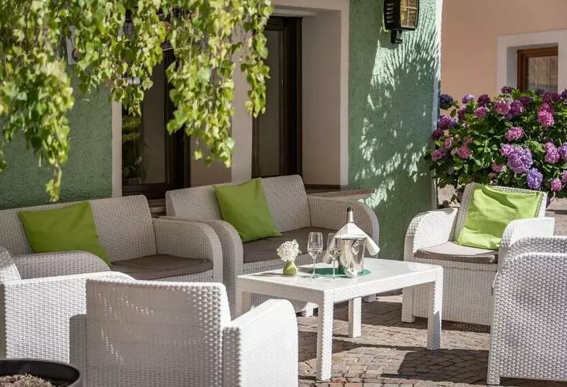 Hotelli Weisse Lilie   Giglio Bianco