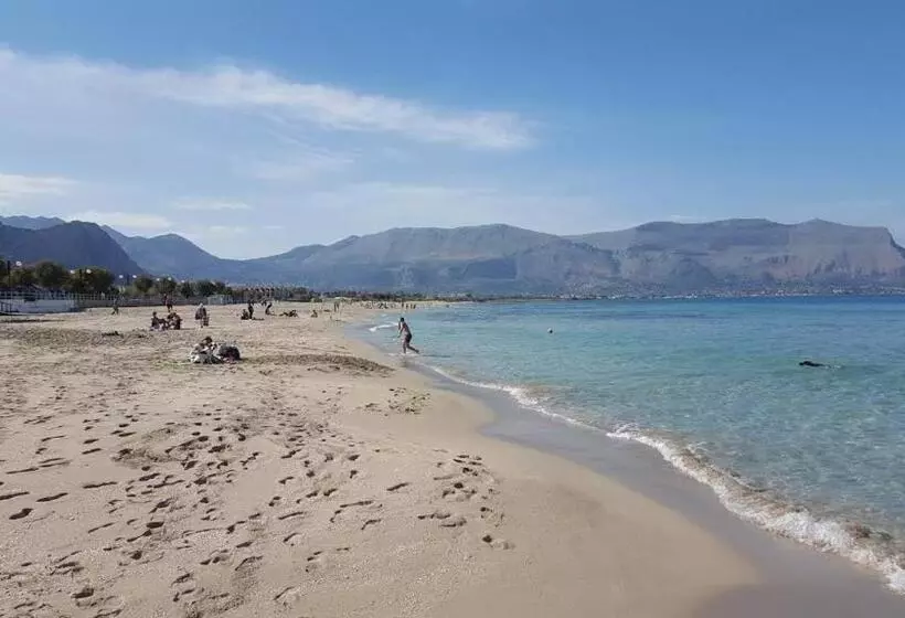 Majatalo Arricàmpati Airport Rooms & Bringo Car Rental