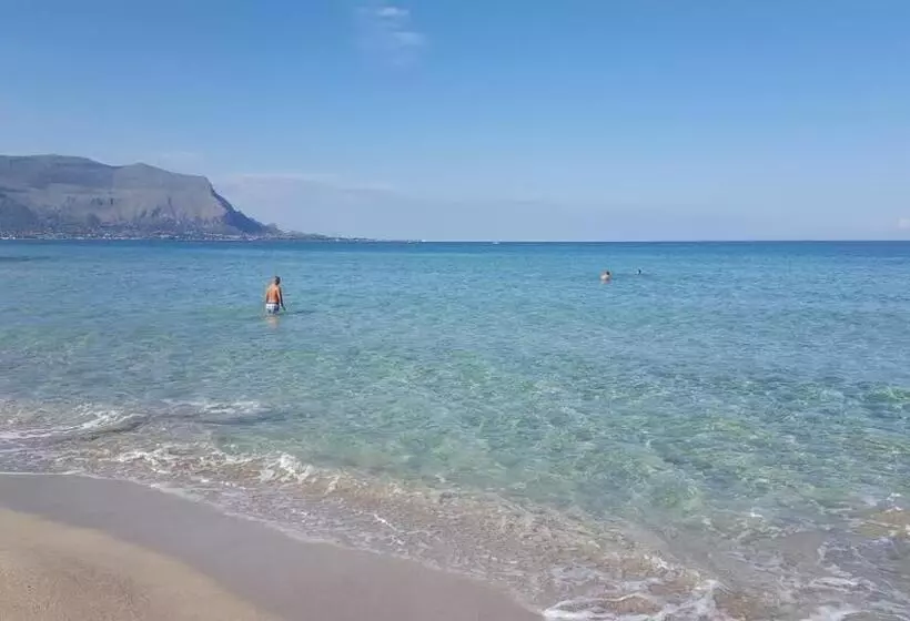 Majatalo Arricàmpati Airport Rooms & Bringo Car Rental