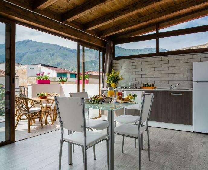 Пансион Arricàmpati Airport Rooms & Bringo Car Rental