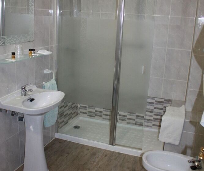 پانسیون Hostal La Pastora