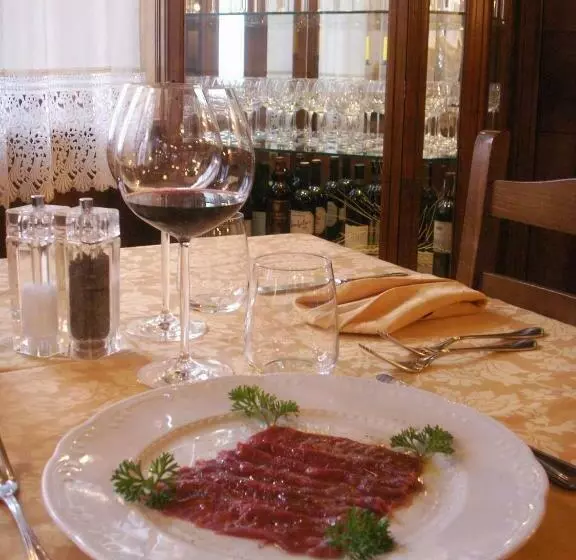 Hotelli Albergo Ciori