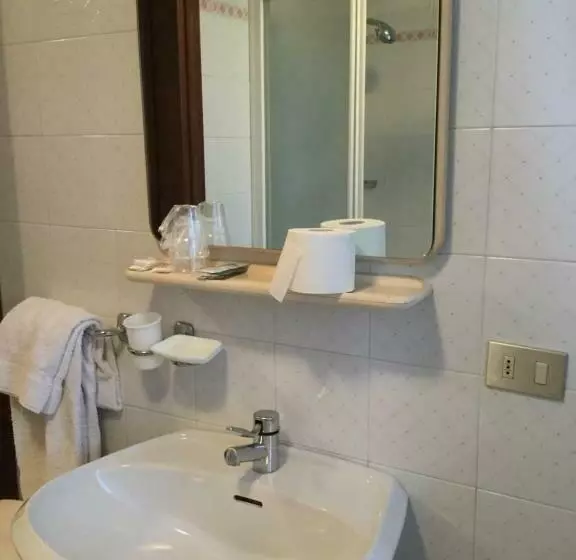 Hotelli Albergo Ciori