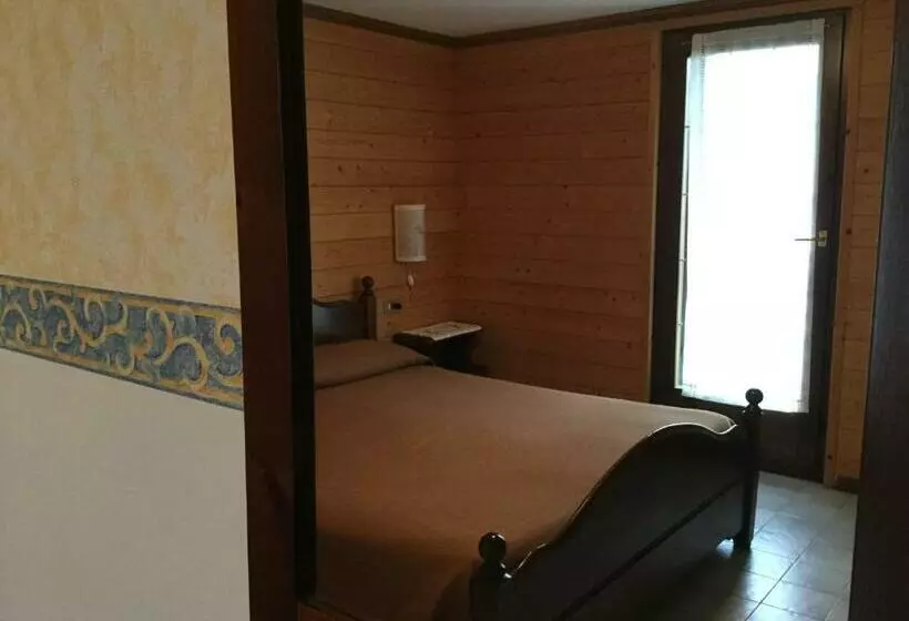 Hotelli Albergo Ciori