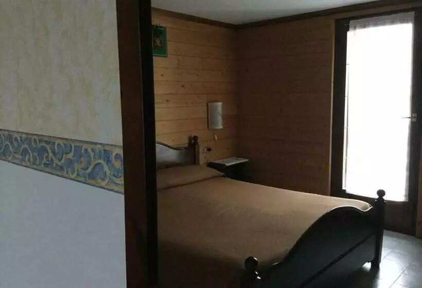 Hotelli Albergo Ciori