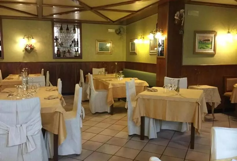 Hotelli Albergo Ciori