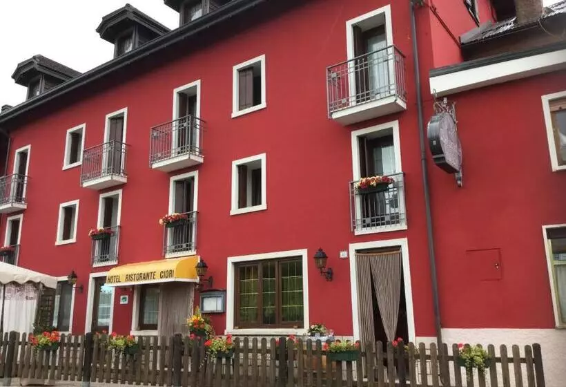 Hotelli Albergo Ciori
