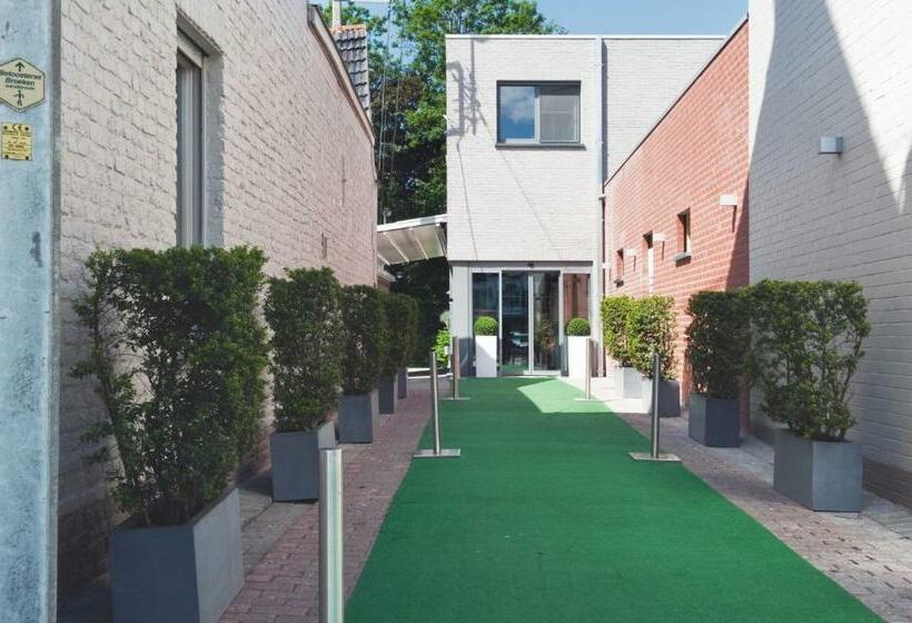 فندق Feestzaal De Kroon