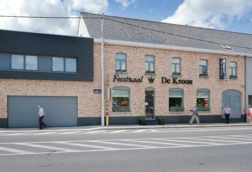 فندق Feestzaal De Kroon