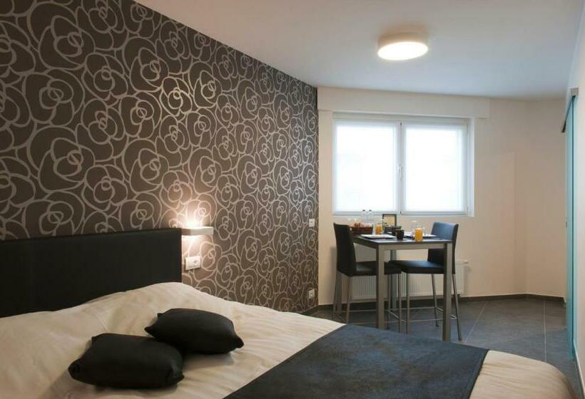 فندق Feestzaal De Kroon