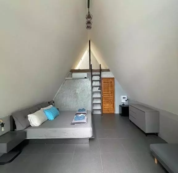 Majatalo Dugong Koh Sukorn