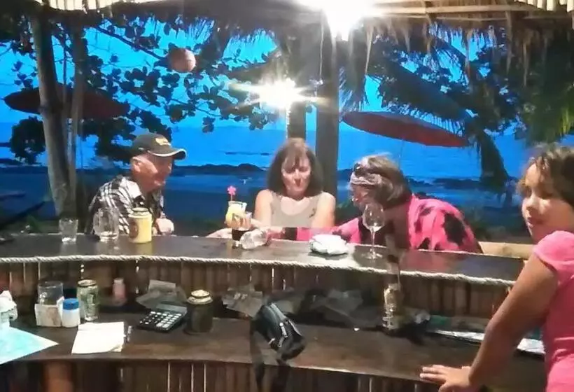 Majatalo Dugong Koh Sukorn