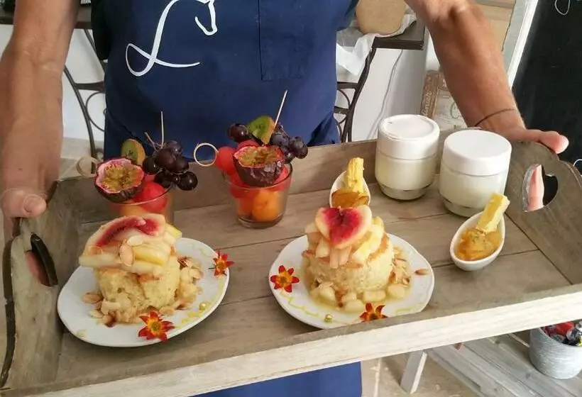 ペンション Maison D Hotes Les Ecuries Du Mas