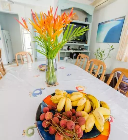 پانسیون Villa Bella Charming Beachfront Guesthouse