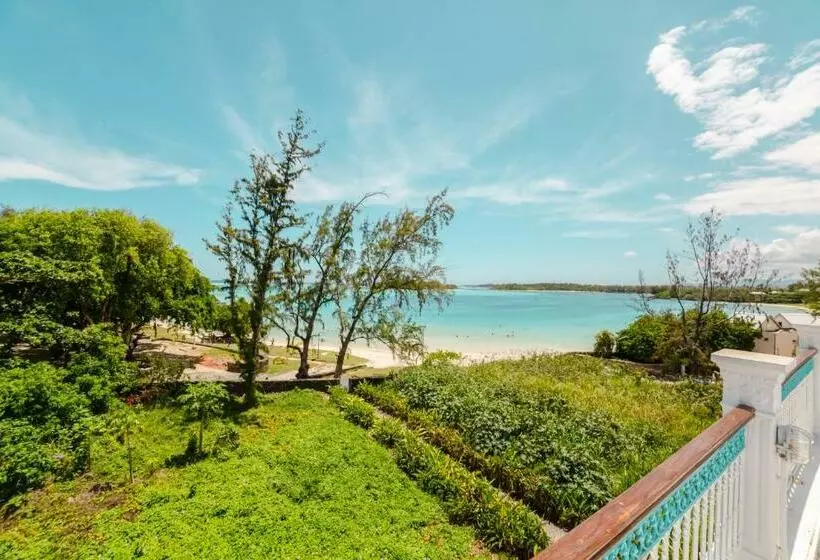 پانسیون Villa Bella Charming Beachfront Guesthouse