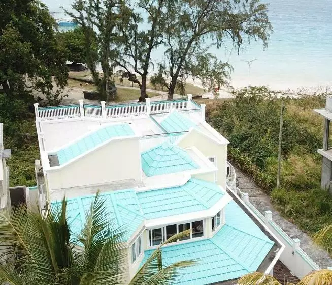 پانسیون Villa Bella Charming Beachfront Guesthouse