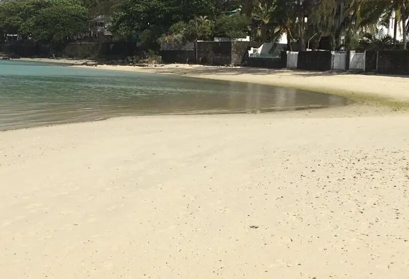 پانسیون Villa Bella Charming Beachfront Guesthouse