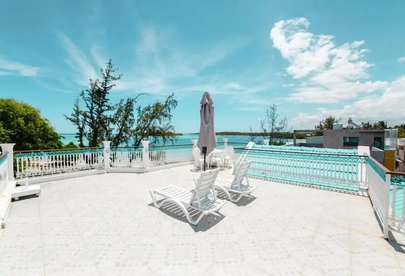 پانسیون Villa Bella Charming Beachfront Guesthouse