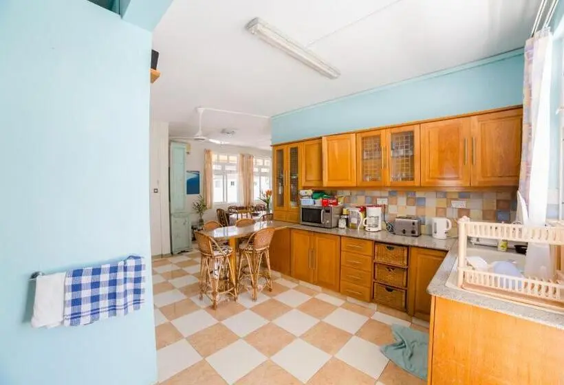 پانسیون Villa Bella Charming Beachfront Guesthouse