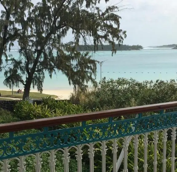 پانسیون Villa Bella Charming Beachfront Guesthouse
