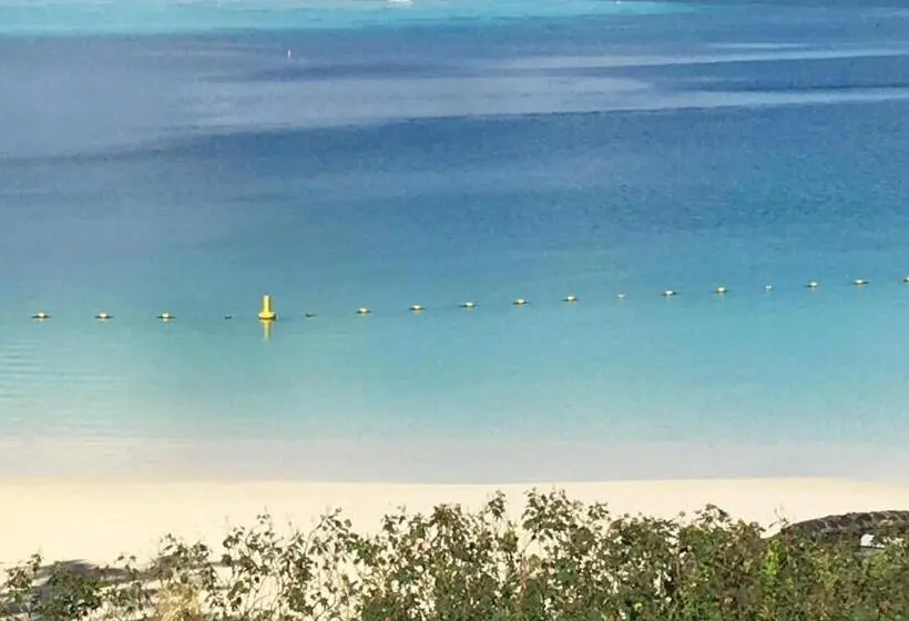 پانسیون Villa Bella Charming Beachfront Guesthouse