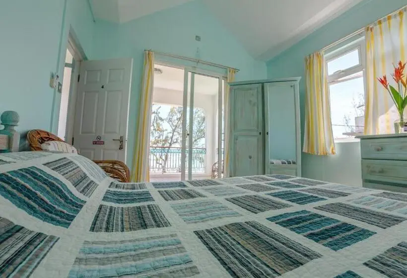 پانسیون Villa Bella Charming Beachfront Guesthouse