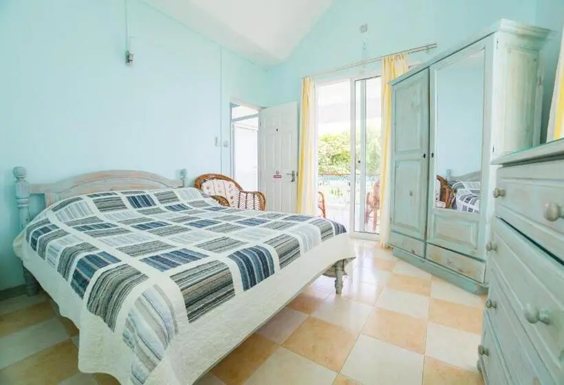 پانسیون Villa Bella Charming Beachfront Guesthouse