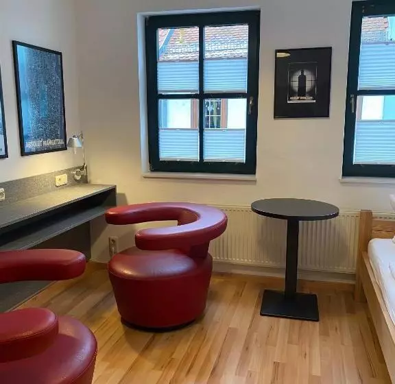 ユースホステル Double B