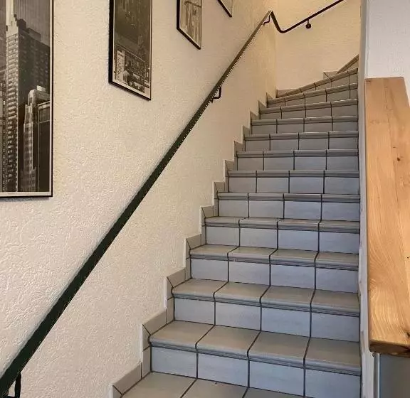 ユースホステル Double B