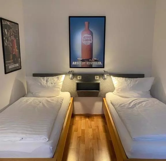 ユースホステル Double B