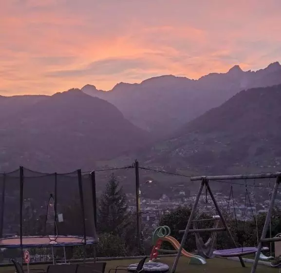 ベッドアンドブレックファースト Chantemerle 1741, Chambres D Hôtes à La Montagne